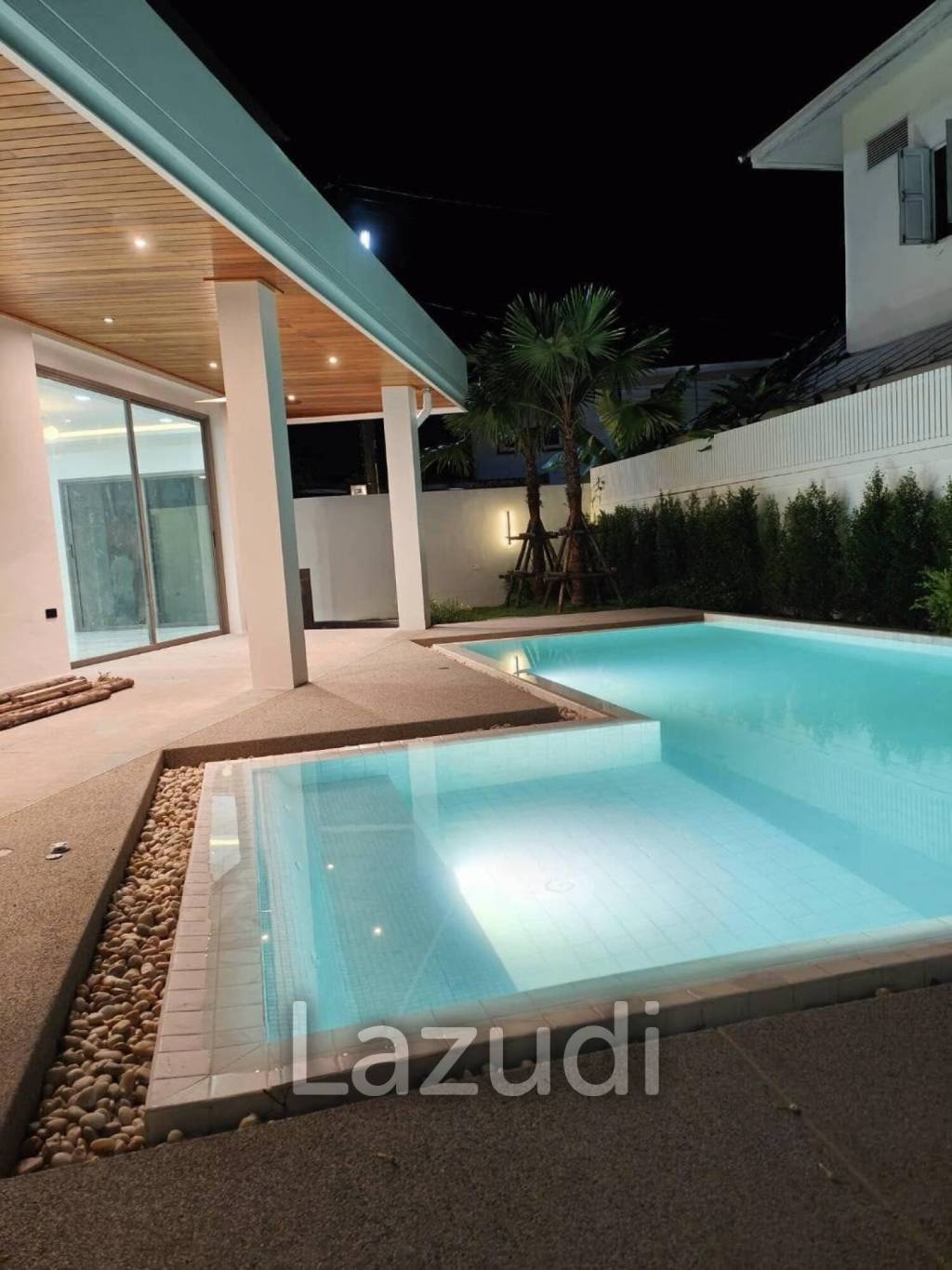 Spacious 2-Story Pool Villa In Chalong