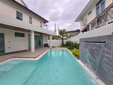 Spacious 2-Story Pool Villa In Chalong