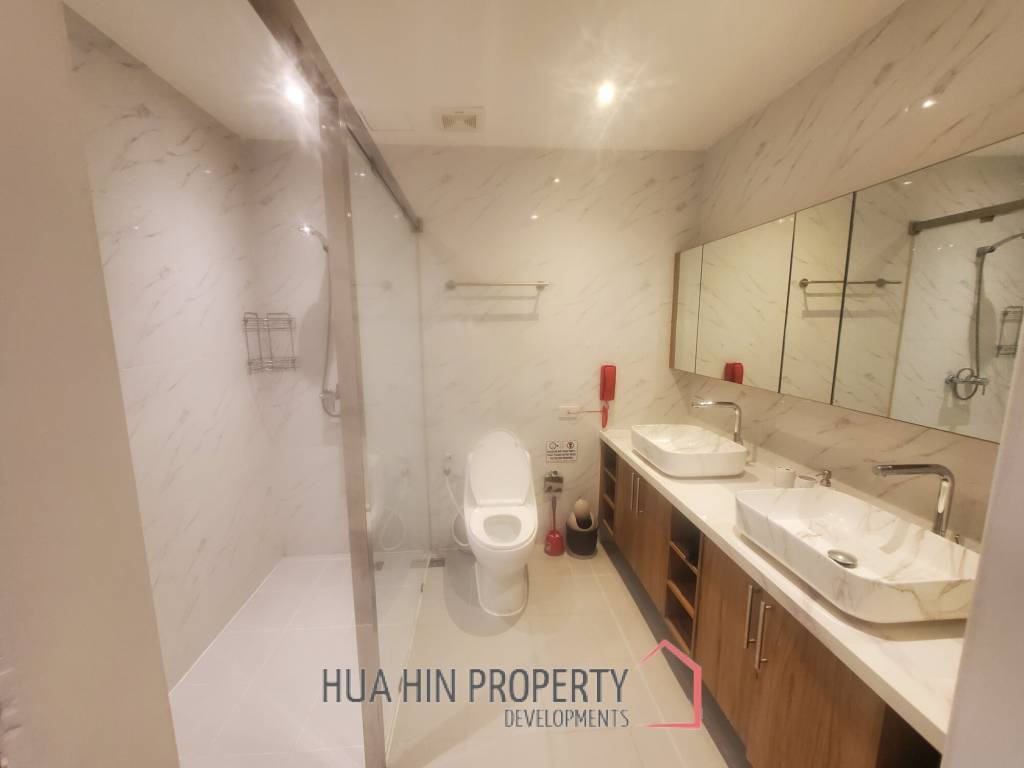 2 bed Condo in Luxury retirement residence with medical services