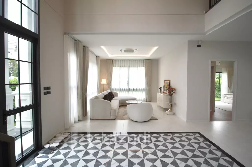 5 Bed 6 Bath 377 SQ.M SETTHASIRI Bangna KM.10