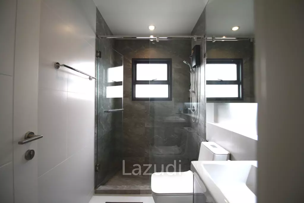 5 Bed 6 Bath 377 SQ.M SETTHASIRI Bangna KM.10