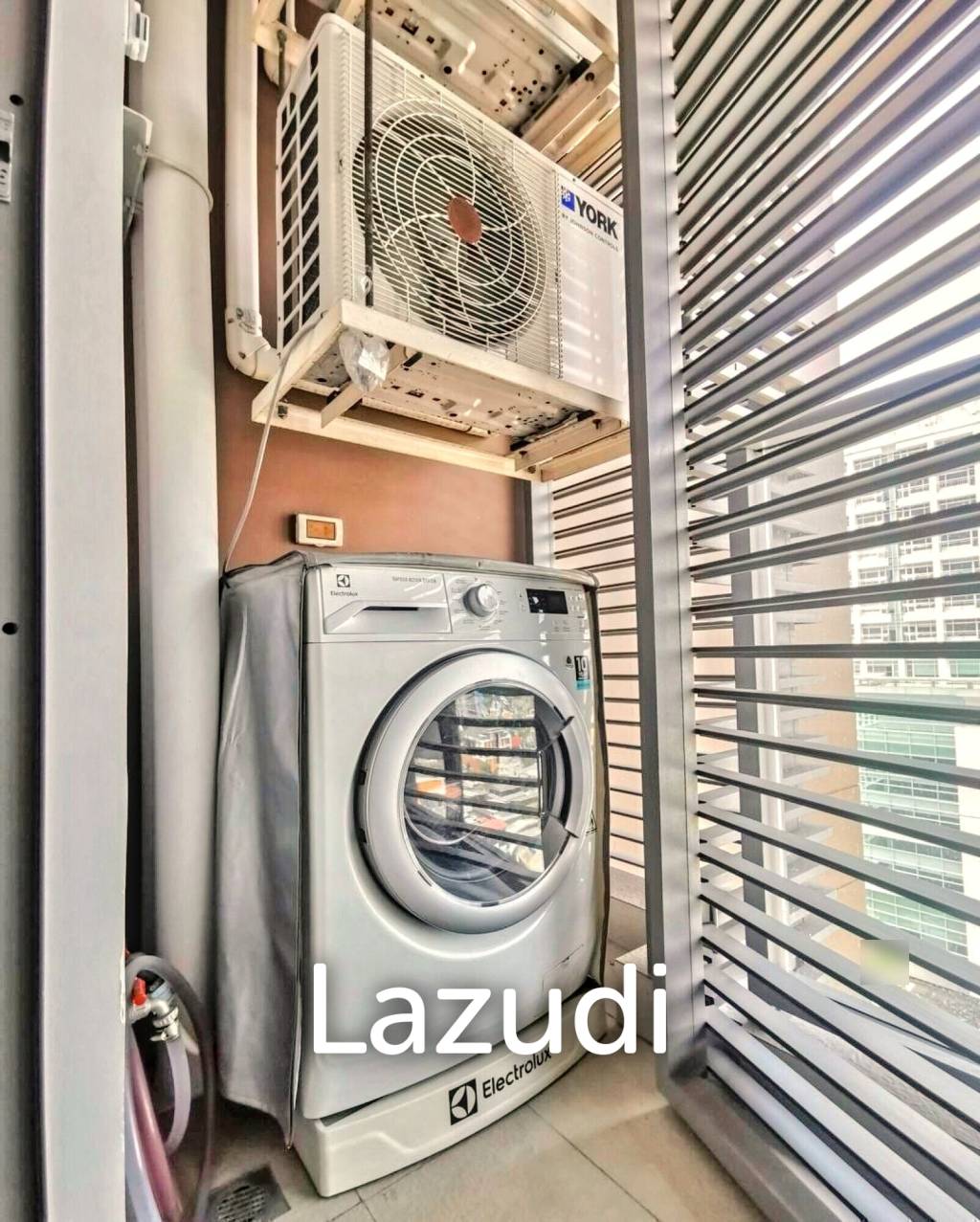 1 Bedroom 1 Bathroom 35 SQ.M The Lofts Ekkamai