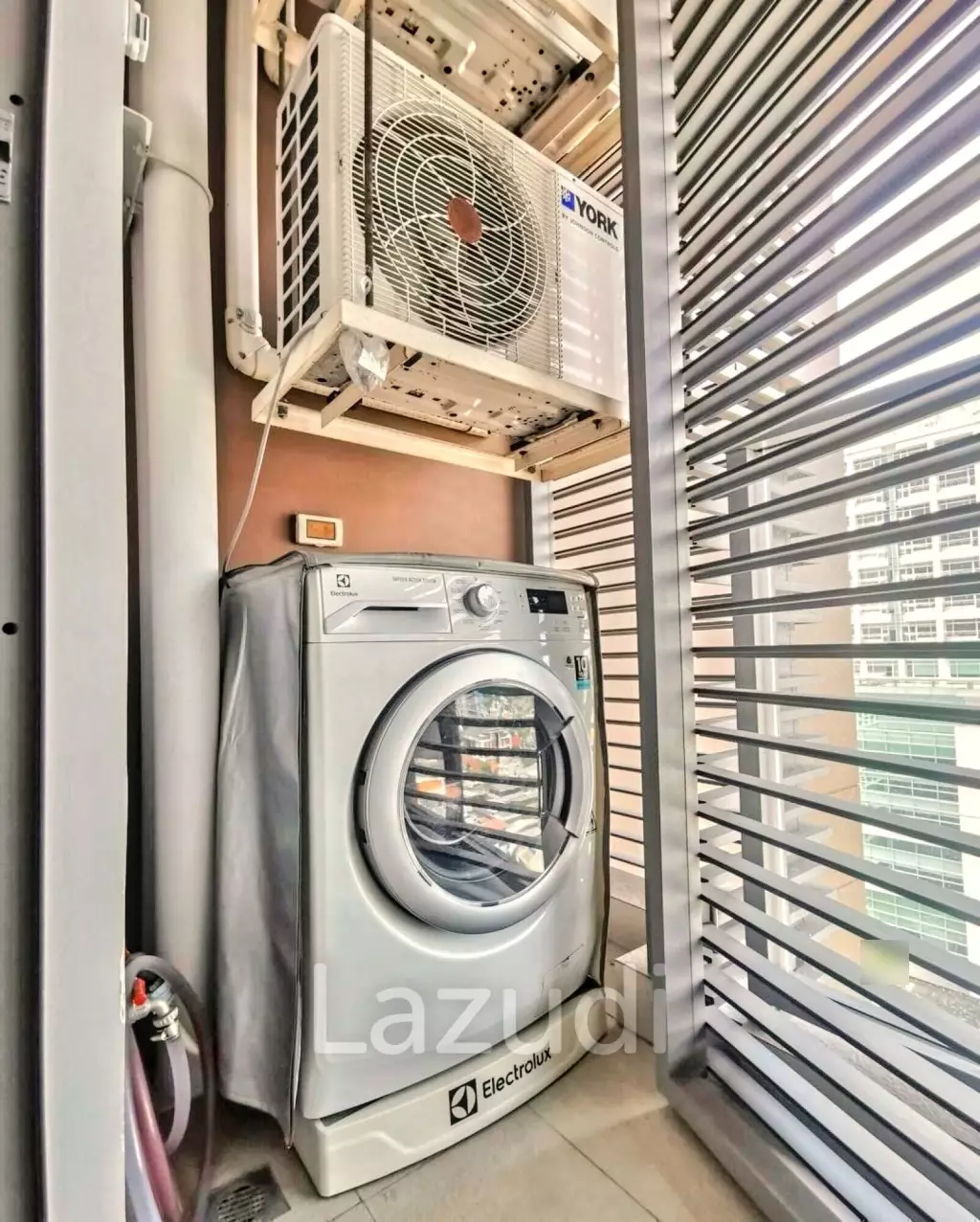 1 Bedroom 1 Bathroom 35 SQ.M The Lofts Ekkamai