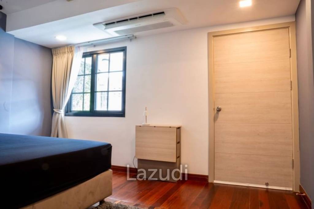 3 Bed 2 Bath 160 SQ.M Khlong Tan Niwet Village