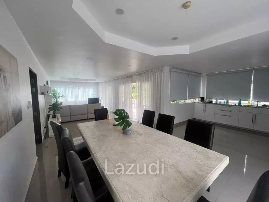 SOI 88 : Large 2 storey 4 bed pool villa close to town and beaches