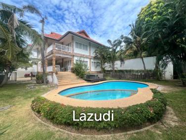 4 Bed 4 Bath Villa For Sale