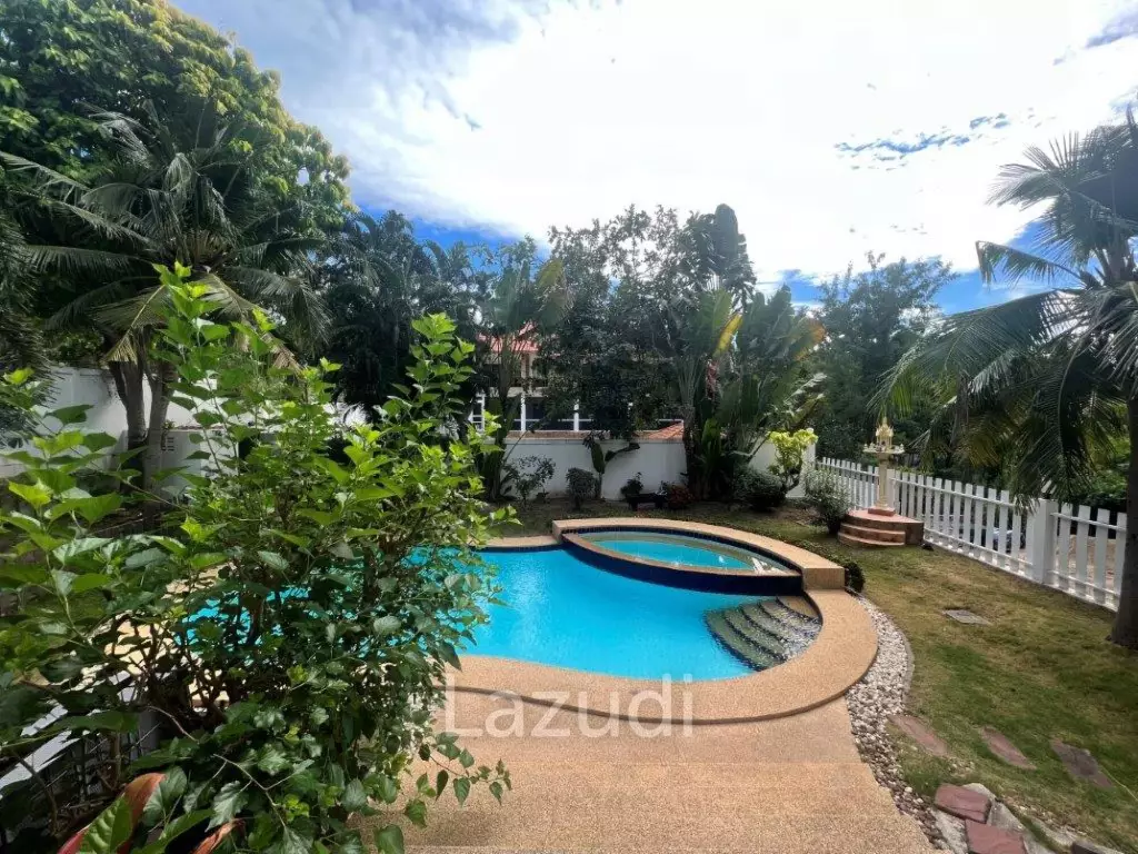 SOI 88 : Large 2 storey 4 bed pool villa close to town and beaches