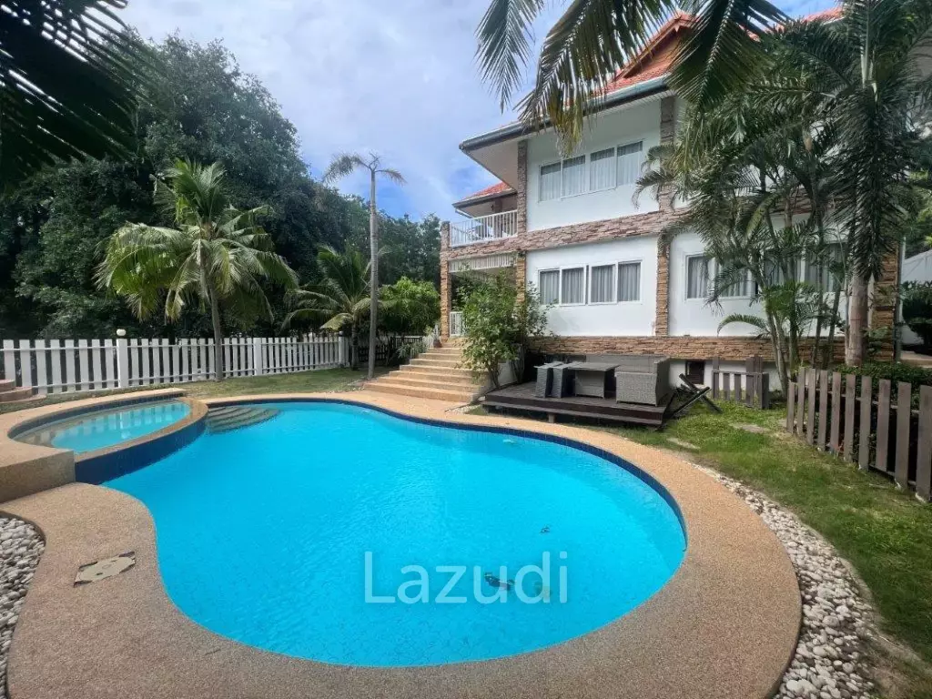 SOI 88 : Large 2 storey 4 bed pool villa close to town and beaches