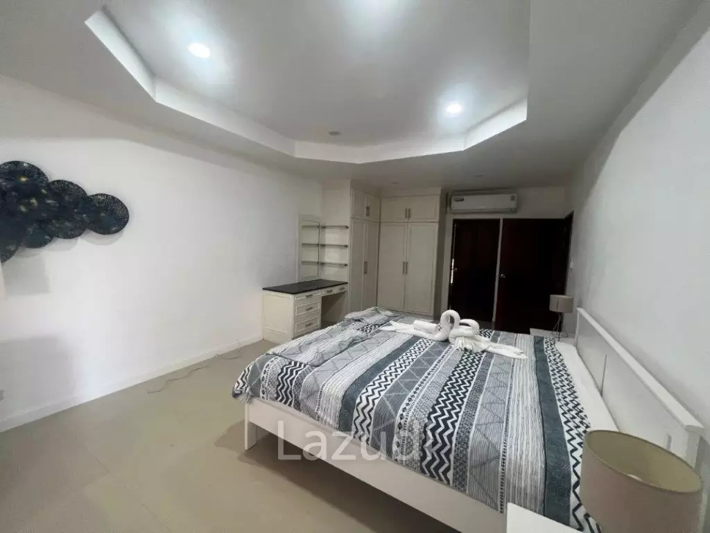 SOI 88 : Large 2 storey 4 bed pool villa close to town and beaches