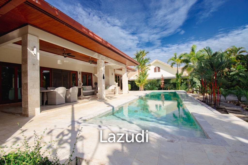 Beautiful 3/4 bed pool villa close to the beach