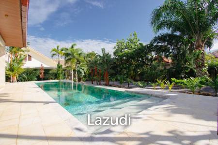 Beautiful 3/4 bed pool villa close to the beach