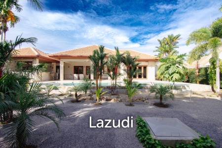 Beautiful 3/4 bed pool villa close to the beach