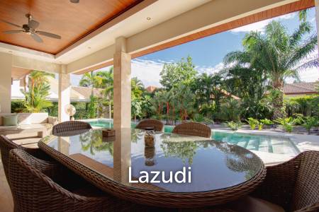 Beautiful 3/4 bed pool villa close to the beach