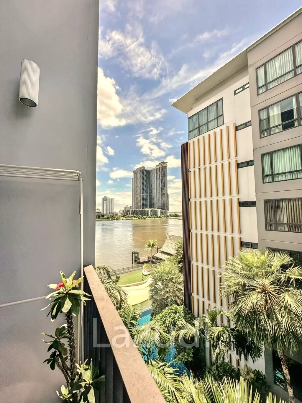 2 Bed 2 Bath 65 SQ.M Metro Luxe Riverfront