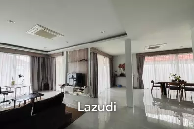 3 Bedroom Pool Villa Near Blue Tree, Thalang