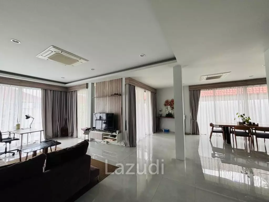 3 Bedroom Pool Villa Near Blue Tree, Thalang
