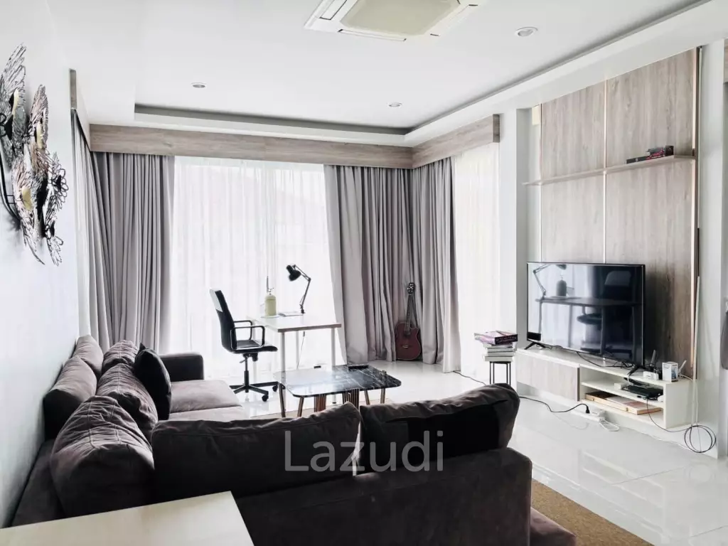 3 Bedroom Pool Villa Near Blue Tree, Thalang