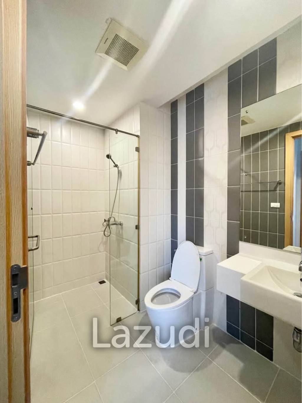 1 Bedroom 1 Bathroom 44 SQ.M Circle Condominium