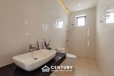 Luxurious Villa in Pran Buri with Private Pool