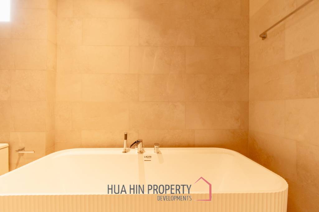 Luxurious Villa in Pran Buri with Private Pool