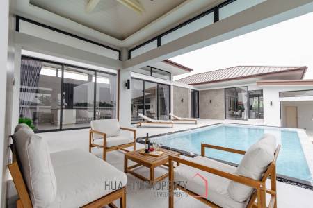 Luxurious Villa in Pran Buri with Private Pool
