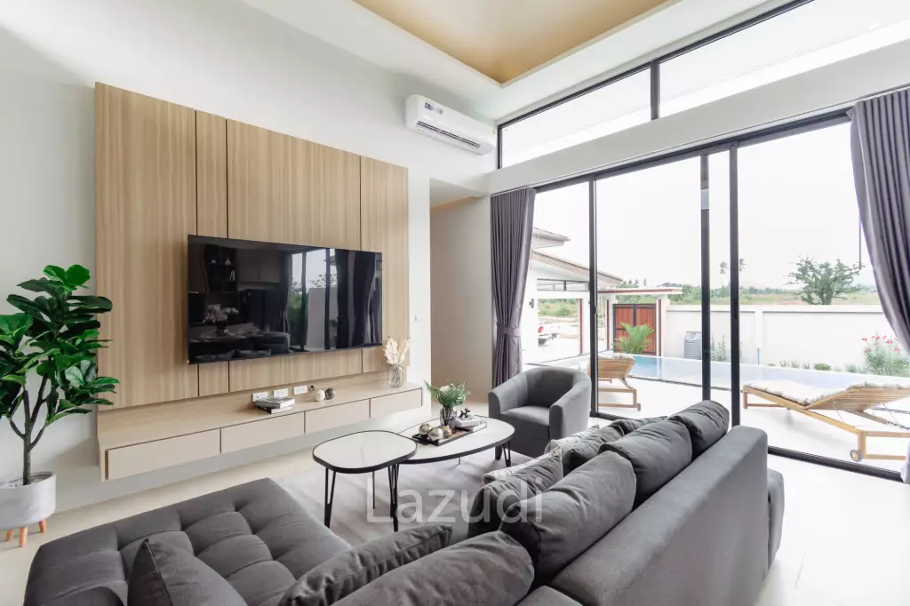 Luxurious Villa in Pran Buri with Private Pool