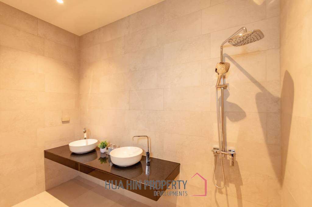 Luxurious Villa in Pran Buri with Private Pool