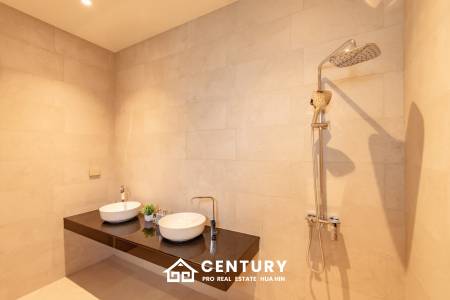 Luxurious Villa in Pran Buri with Private Pool