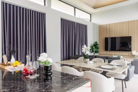 Luxurious Villa in Pran Buri with Private Pool