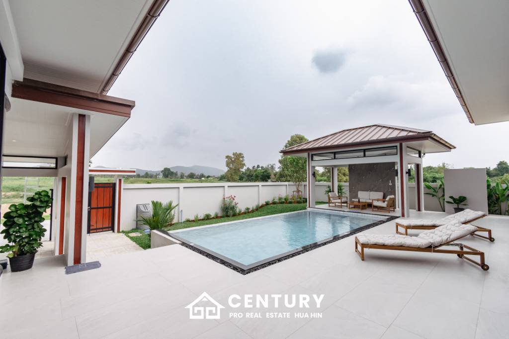 Luxurious Villa in Pran Buri with Private Pool
