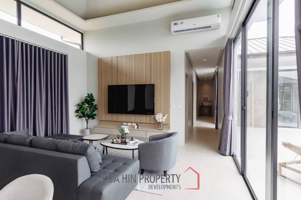 Luxurious Villa in Pran Buri with Private Pool