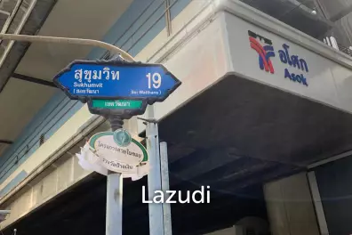 36 m2 3-Storey Mini Shophouse Soi 19 100m from Robinson and Terminal 21!