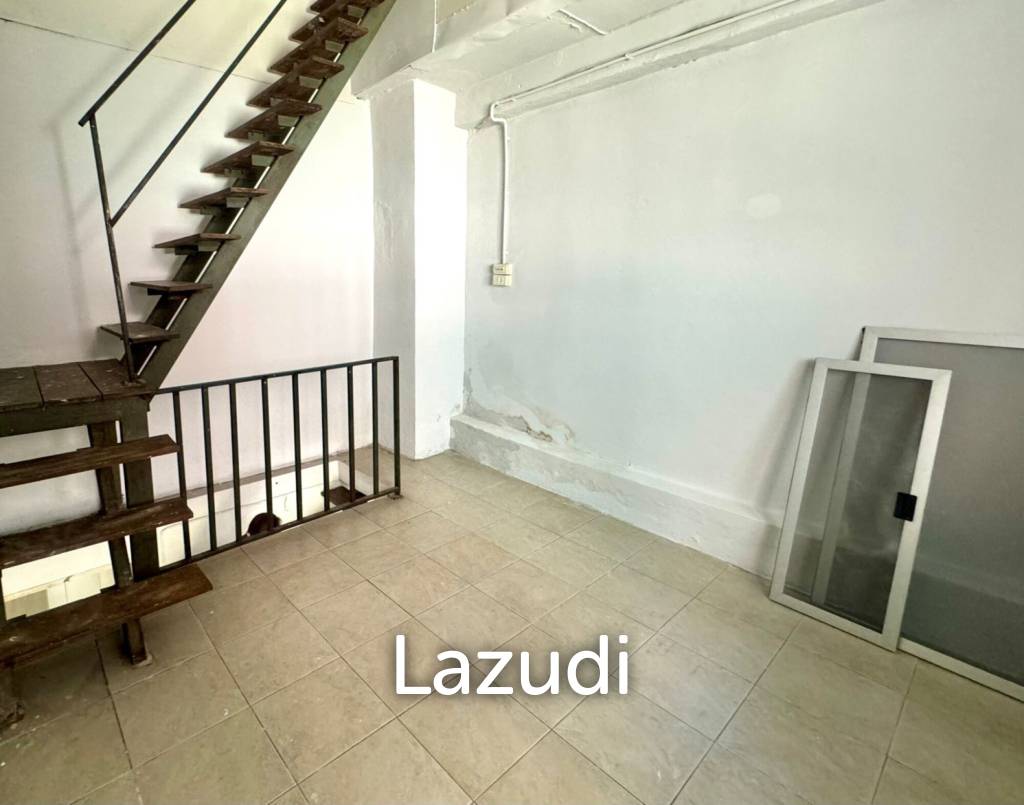 36 m2 3-Storey Mini Shophouse Soi 19 100m from Robinson and Terminal 21!