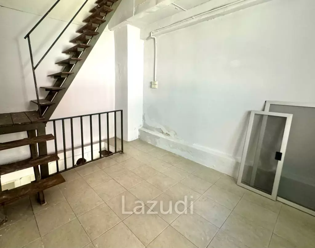 36 m2 3-Storey Mini Shophouse Soi 19 100m from Robinson and Terminal 21!