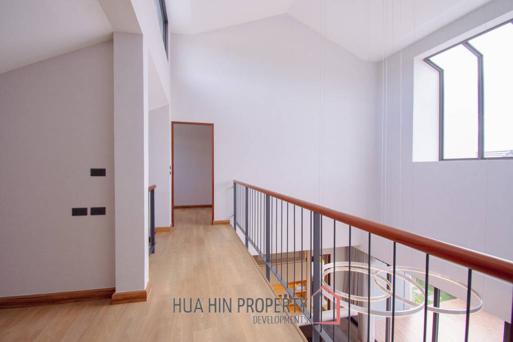 3 Bed 2 Bath 353 SQ.M Woodsborough Hua Hin