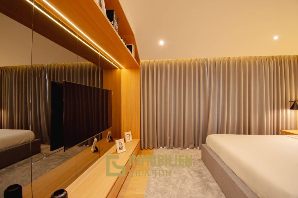 3 Bed 2 Bath 353 SQ.M Woodsborough Hua Hin