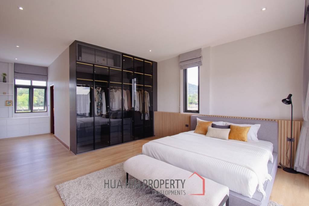 3 Bed 2 Bath 353 SQ.M Woodsborough Hua Hin