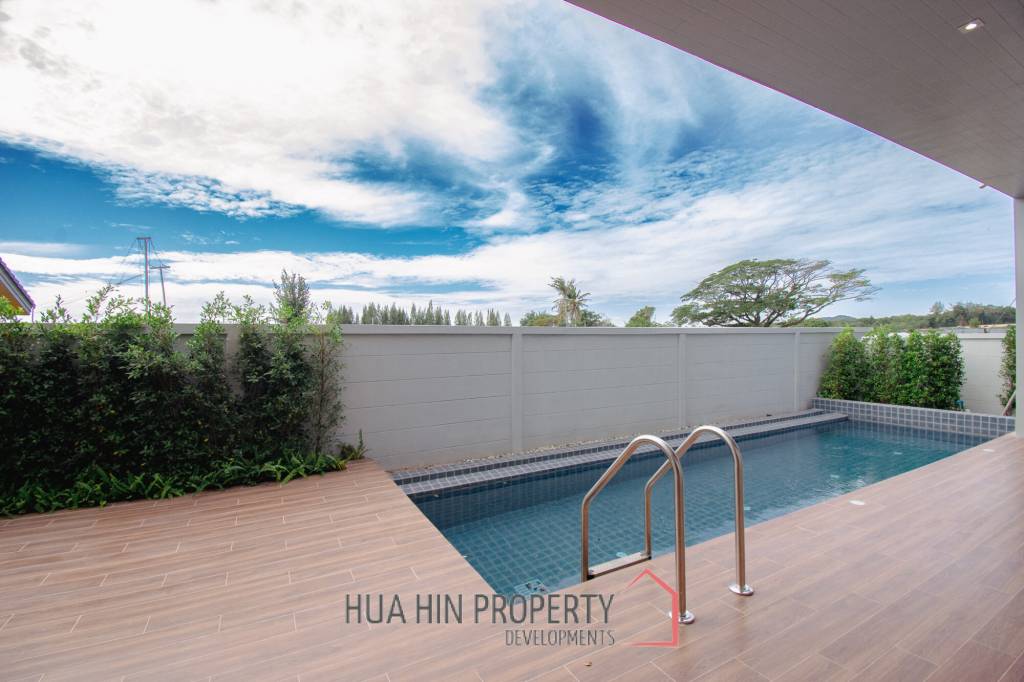 3 Bed 2 Bath 353 SQ.M Woodsborough Hua Hin