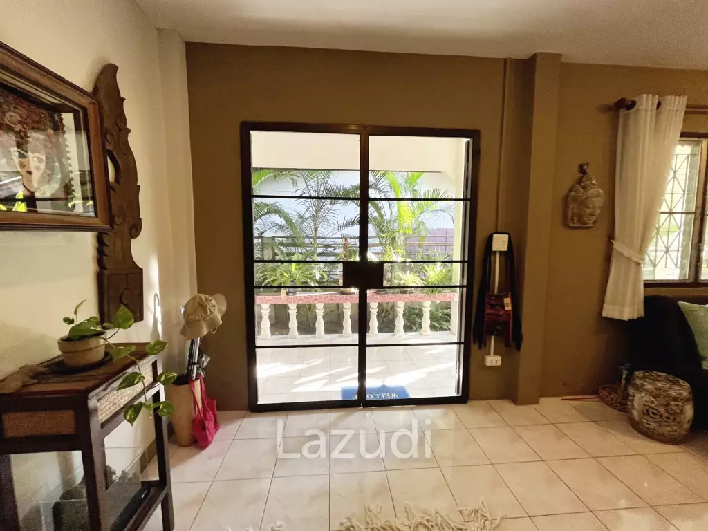 2 Houses for sale with Swimming Pool and Mountain view
