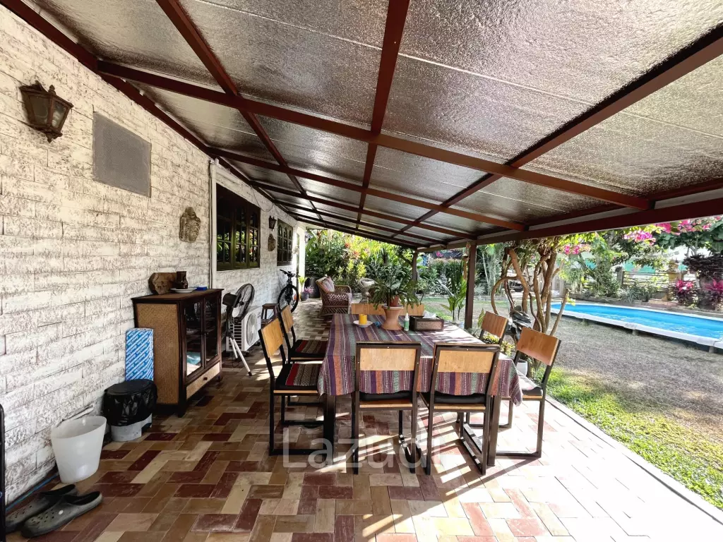 2 Houses for sale with Swimming Pool and Mountain view