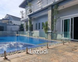 4 Beds 4 Baths 240 SQ.M. Lakeside Court 3