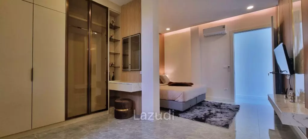 5 Beds 6 Baths 407 SQ.M. Enchant Villa Pattaya