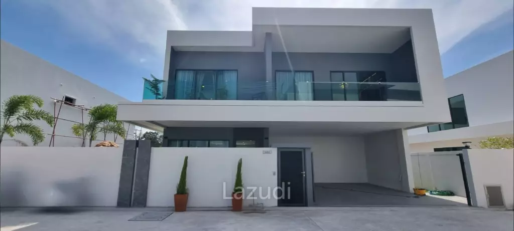 5 Beds 6 Baths 407 SQ.M. Enchant Villa Pattaya