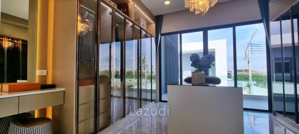 5 Beds 6 Baths 407 SQ.M. Enchant Villa Pattaya