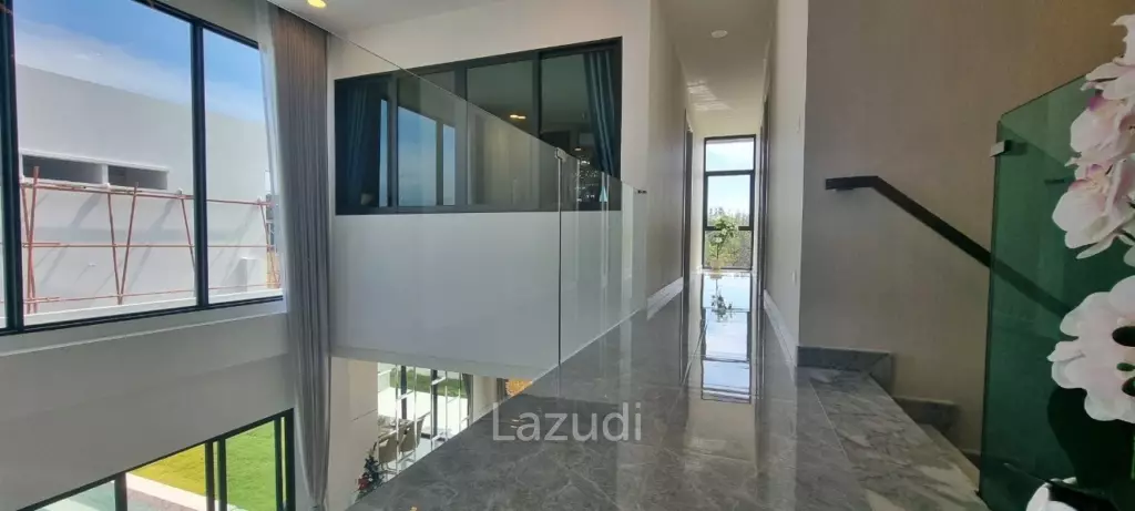 5 Beds 6 Baths 407 SQ.M. Enchant Villa Pattaya