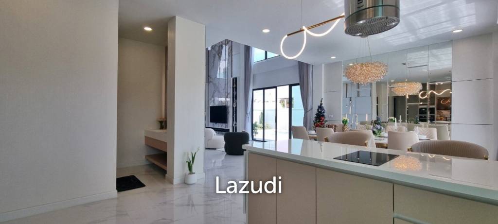 5 Beds 6 Baths 407 SQ.M. Enchant Villa Pattaya
