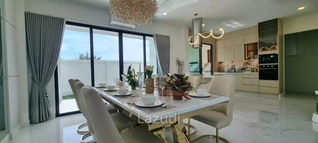 5 Beds 6 Baths 407 SQ.M. Enchant Villa Pattaya