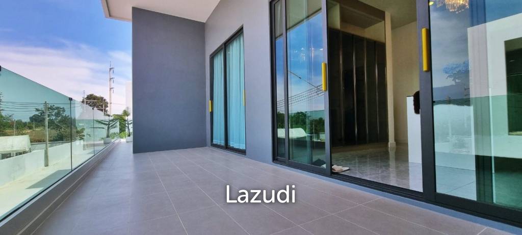 5 Beds 6 Baths 407 SQ.M. Enchant Villa Pattaya