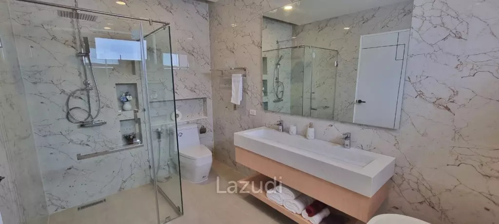 5 Beds 6 Baths 407 SQ.M. Enchant Villa Pattaya