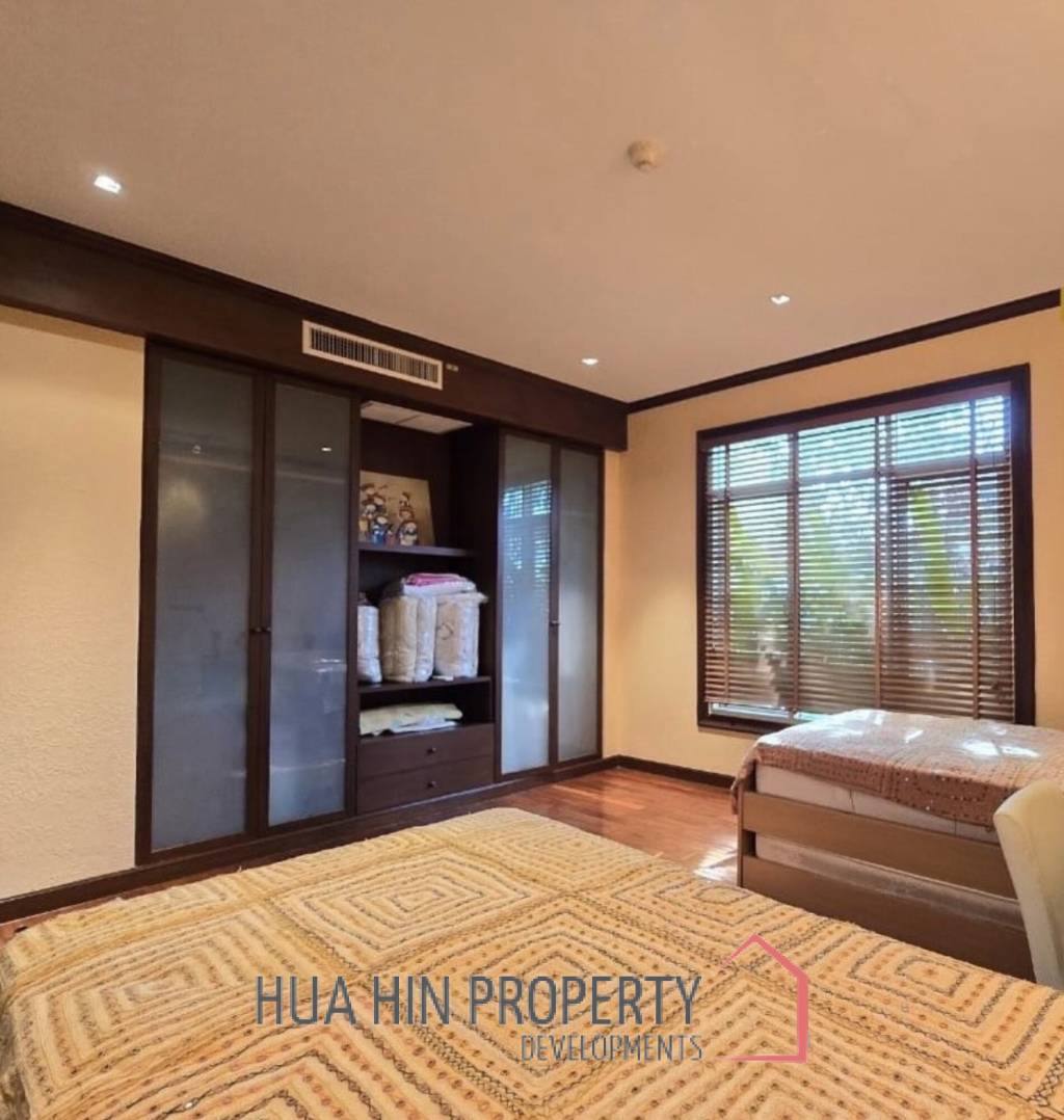 BLUE LAGOON CONDO  : 2 bed pool access unit